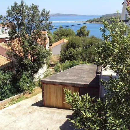 Island Oasis - With Large Bedroom & Terrace With Amazing Sea View