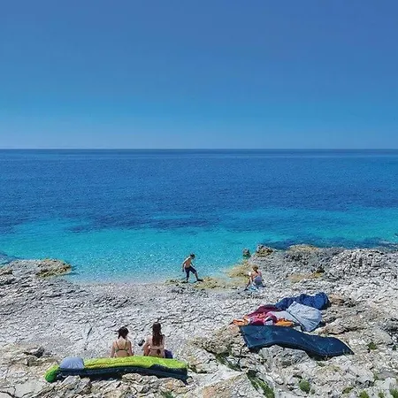 Island Oasis - With Large Bedroom & Terrace With Amazing Sea View Appartamento Zaglav
