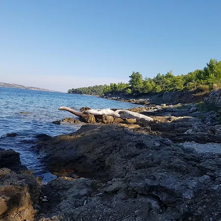 Island Oasis - With Large Bedroom & Terrace With Amazing Sea View Appartamento