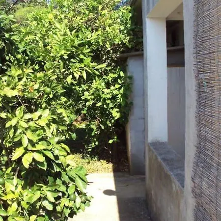 Island Oasis - With Large Bedroom & Terrace With Amazing Sea View *