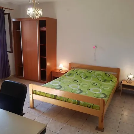 Island Oasis - With Large Bedroom & Terrace With Amazing Sea View