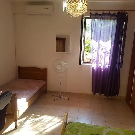 Island Oasis - With Large Bedroom & Terrace With Amazing Sea View Daire Zaglav