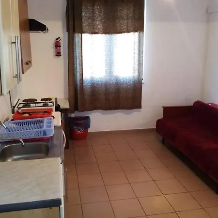 Island Oasis - With Large Bedroom & Terrace With Amazing Sea View Appartamento