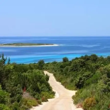 Apartment Island Oasis - With Large Bedroom & Terrace With Amazing Sea View