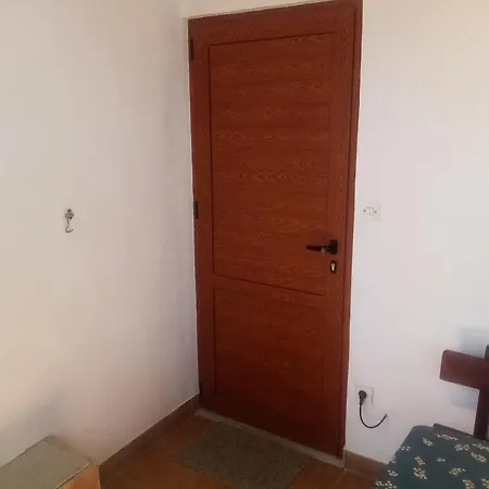 Apartment Island Oasis - With Large Bedroom & Terrace With Amazing Sea View