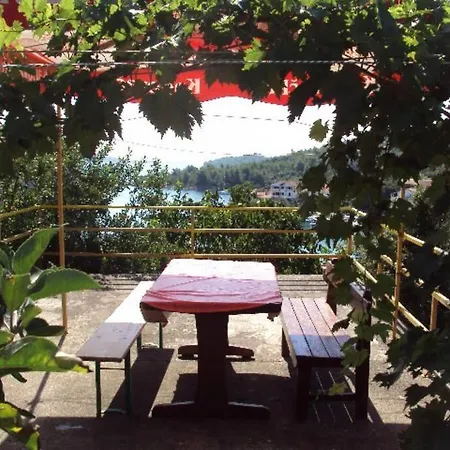 Island Oasis - With Large Bedroom & Terrace With Amazing Sea View Apartment *