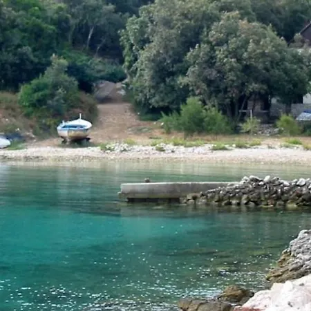 Island Oasis - With Large Bedroom & Terrace With Amazing Sea View Apartment