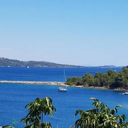 Island Oasis - With Large Bedroom & Terrace With Amazing Sea View Apartment Zaglav