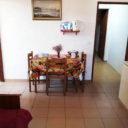 Island Oasis - With Large Bedroom & Terrace With Amazing Sea View Apartment *