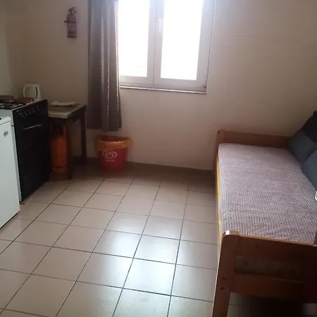 Island Oasis - With Large Bedroom & Terrace With Amazing Sea View *